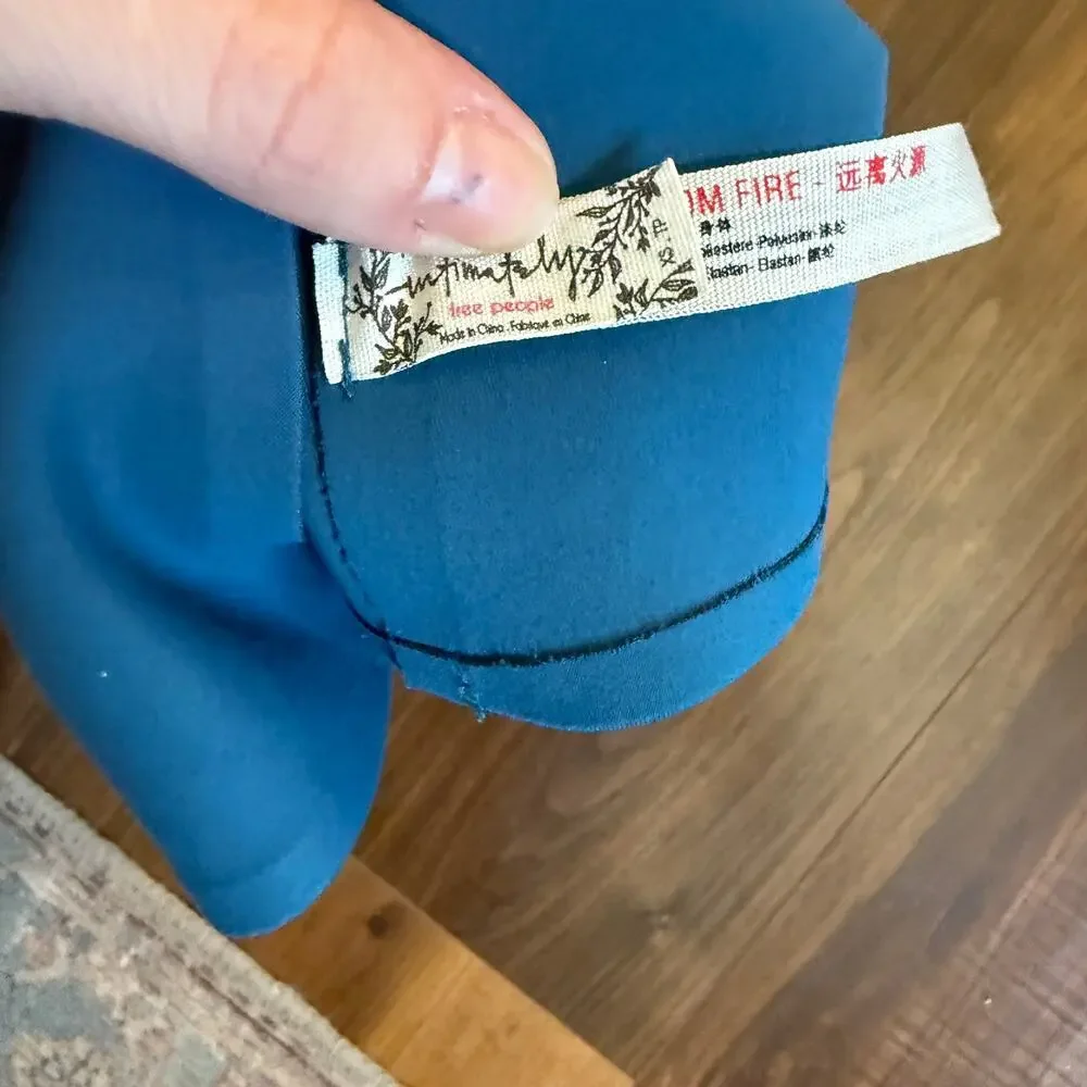 NWOT Intimately Free People Seamless Turquoise Blue V neck Bra Bralette - xs